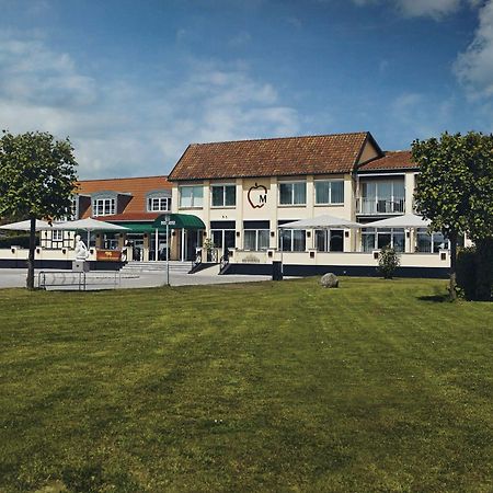 Molskroen Strandhotel Ebeltoft Exterior photo